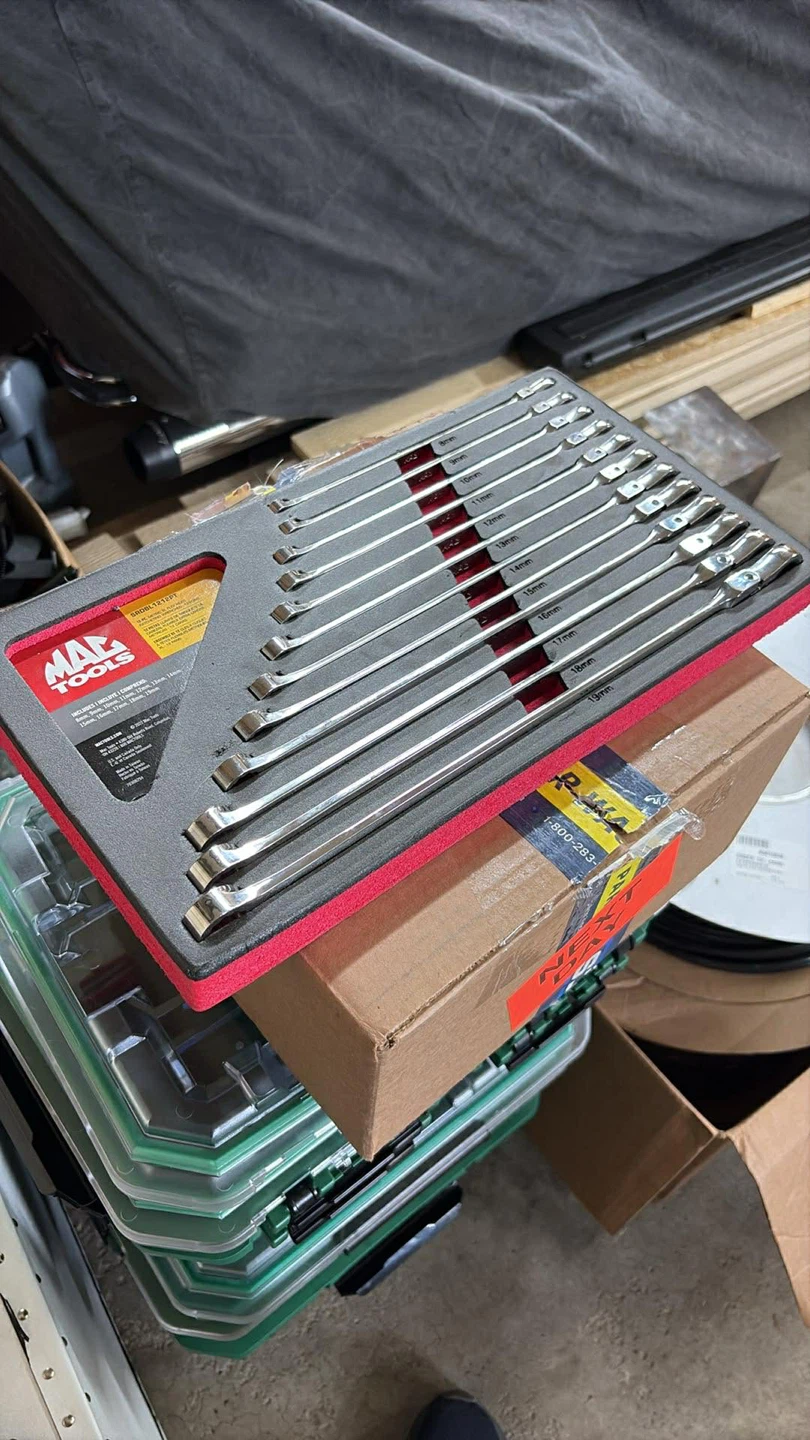 MAC Tools 12-Piece Metric Combination Wrench Set