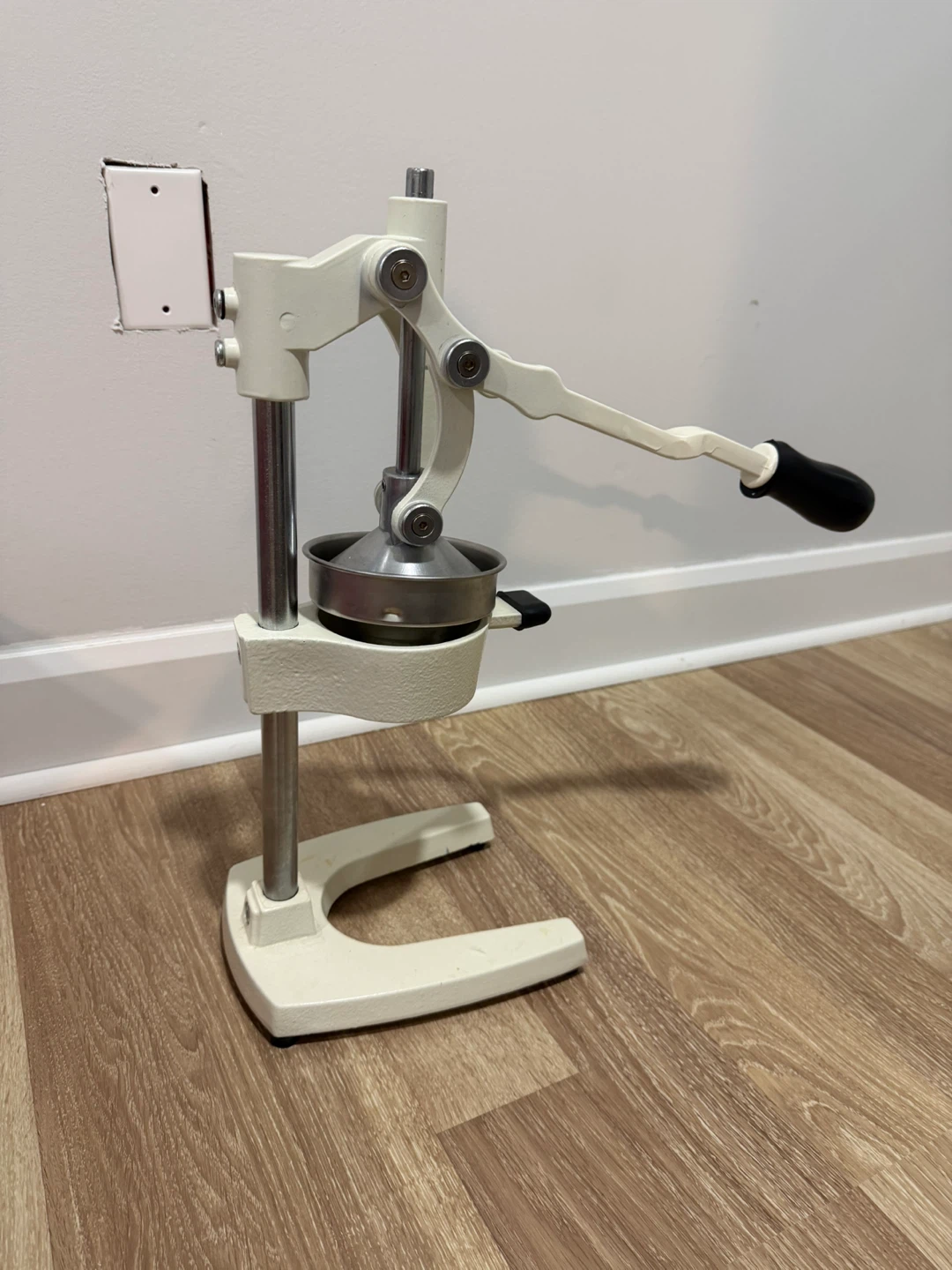 Manual Citrus Juicer