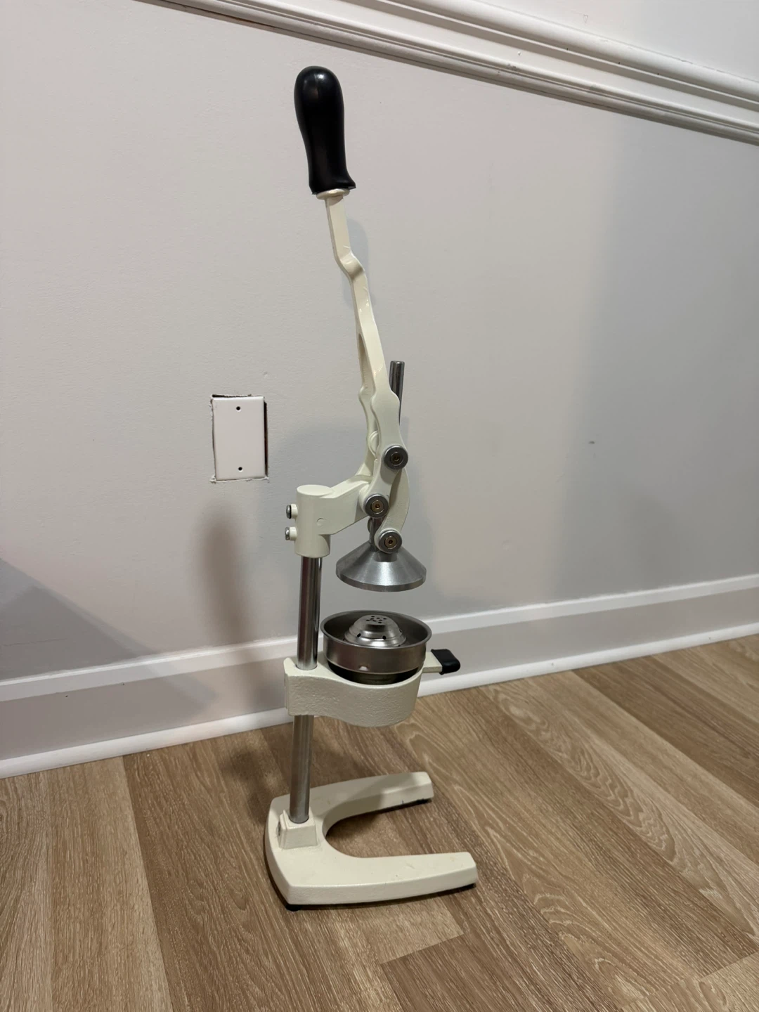 Manual Citrus Juicer - photo 2
