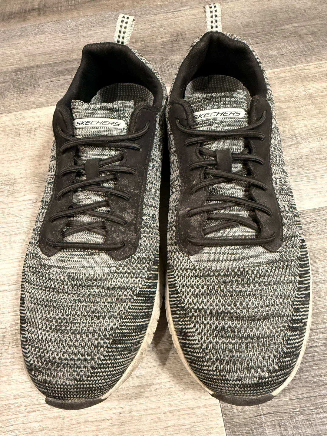 Skechers Memory Foam Sneakers – Excellent Condition