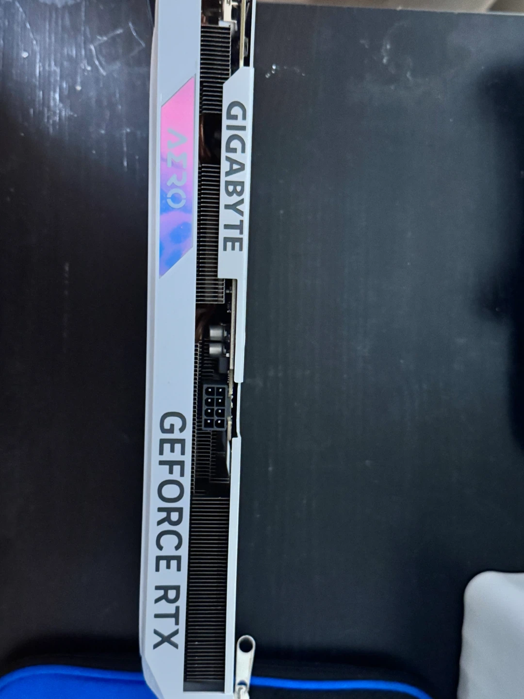 4060 RTX AERO Gigabyte GPU - photo 3