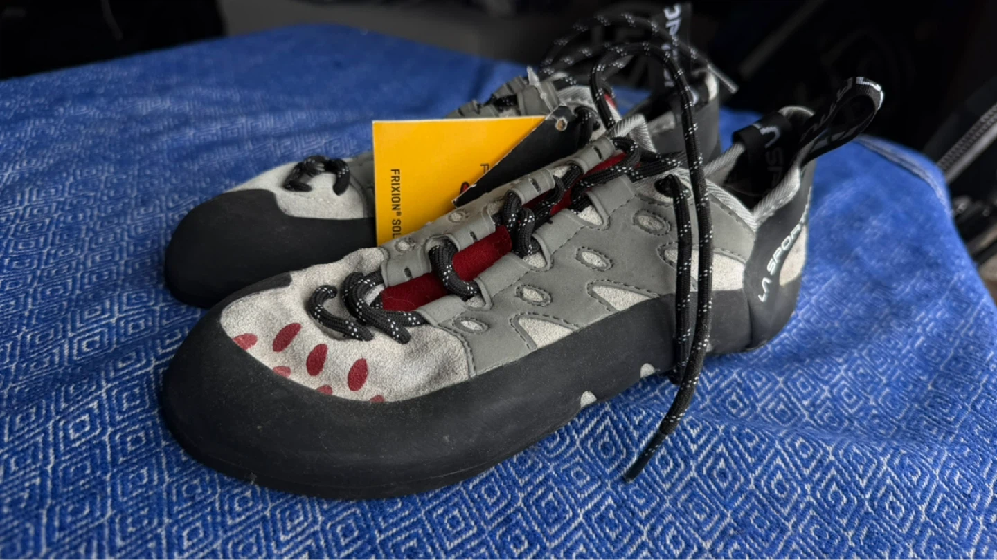 La Sportiva Women’s Size 7 Climbing Shoes - photo 2