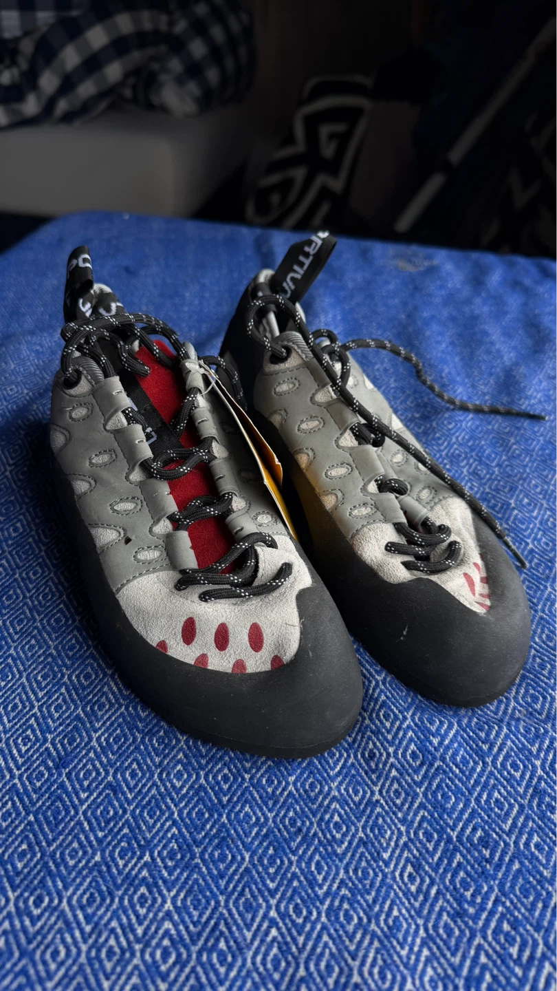 La Sportiva Women’s Size 7 Climbing Shoes