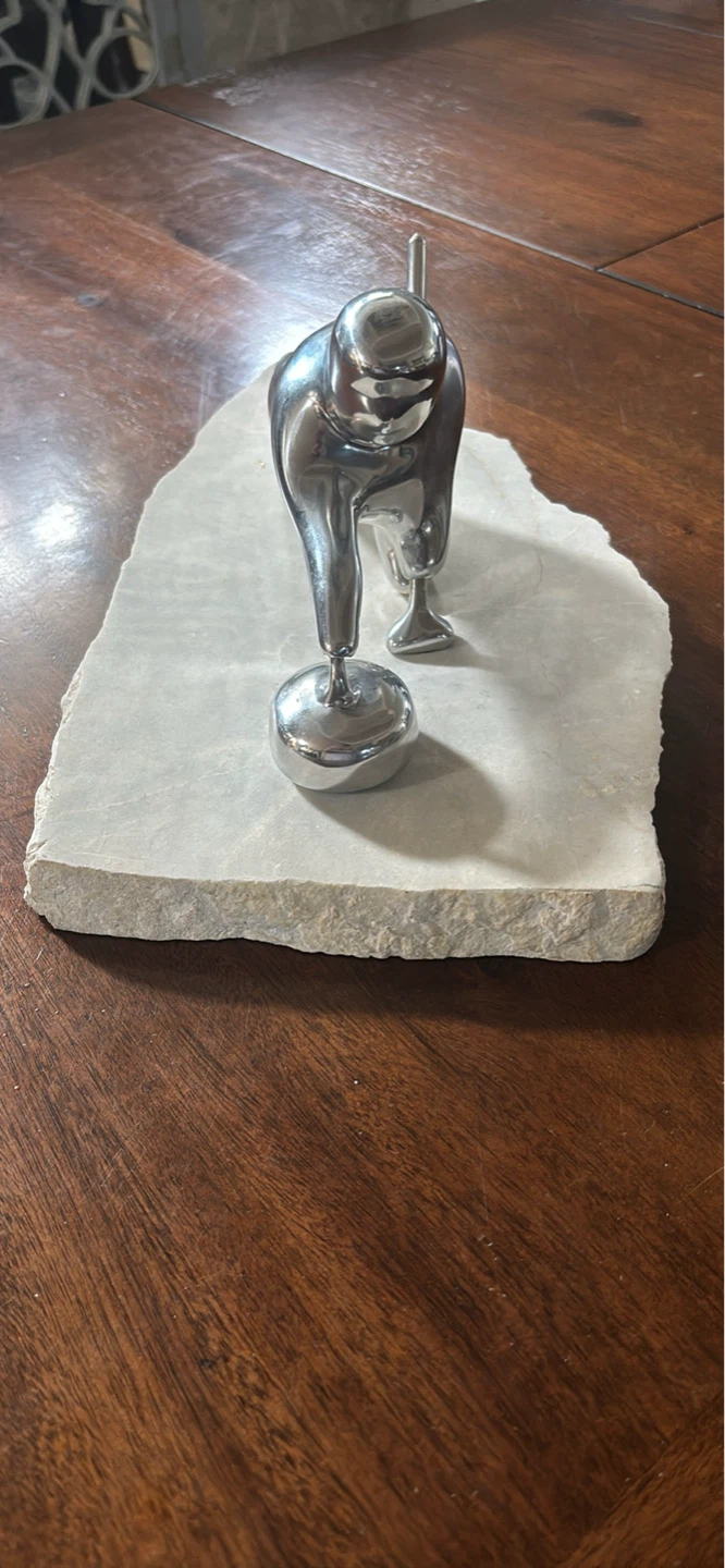 Curling Player Sculpture on Stone Base - photo 4