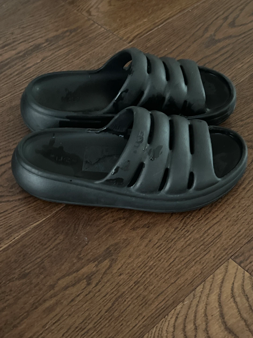 ✨ UGG Canada Comfort Slides – Size 7 ✨ - photo 2