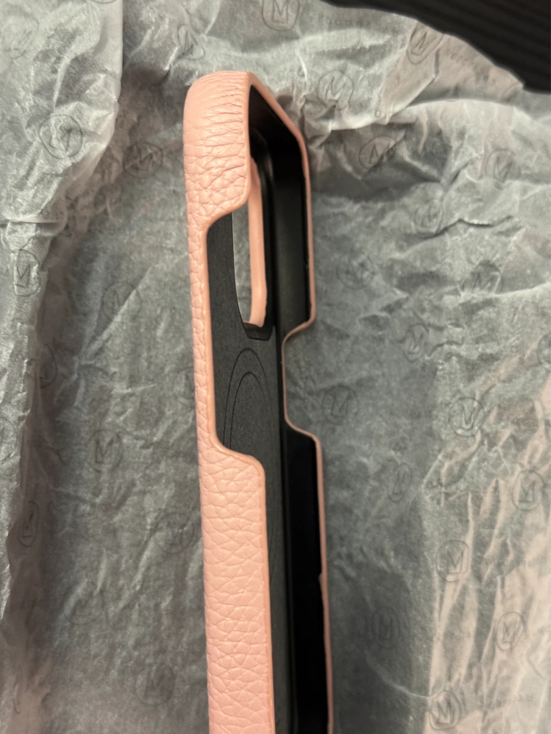 Macaroon Pink Sleek iPhone 15 Pro MagSafe Leather Case - photo 3