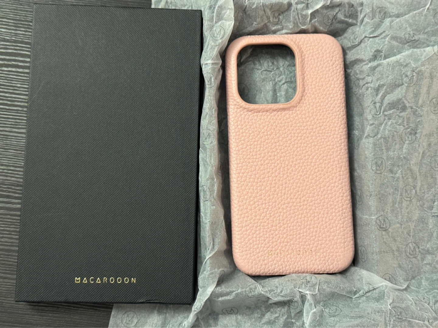 Macaroon Pink Sleek iPhone 15 Pro MagSafe Leather Case