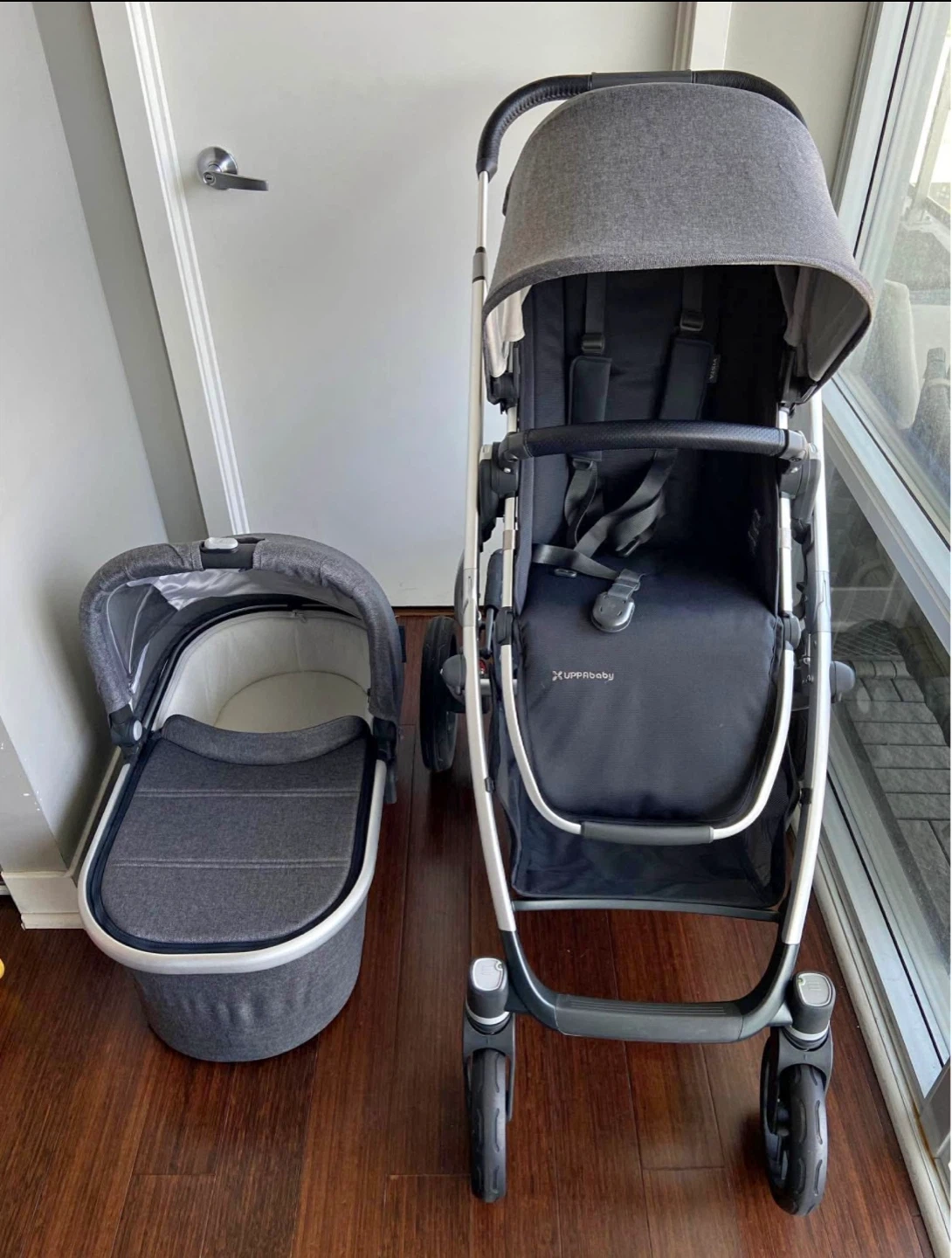 UPPAbaby Vista v2  Stroller with Bassinet - Grey