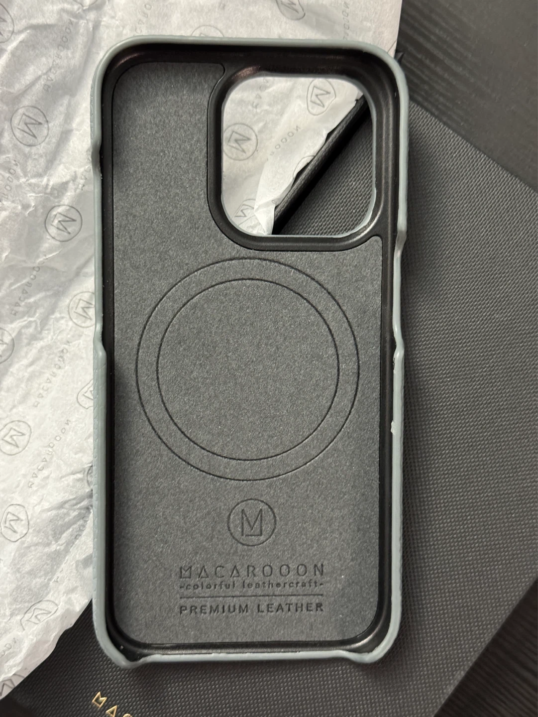 Macaroon Ice Blue Sleek iPhone 15 Pro MagSafe Leather Case - photo 3