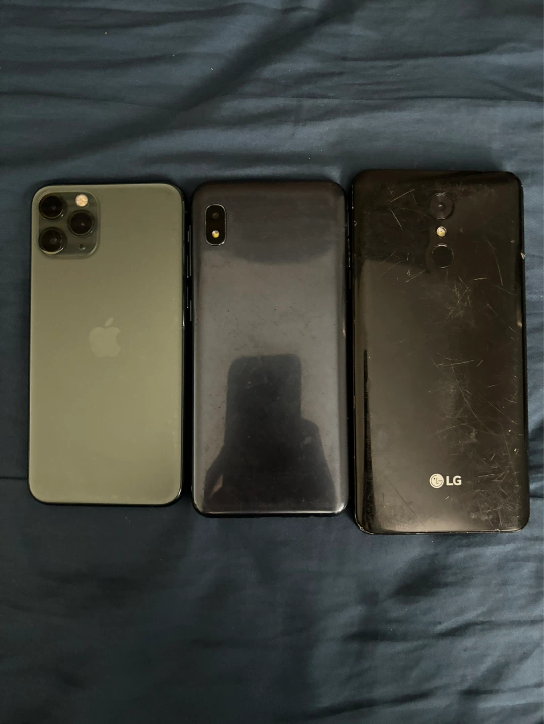 Phones for sale (really cheap - need gone )  DESCRIPTION
