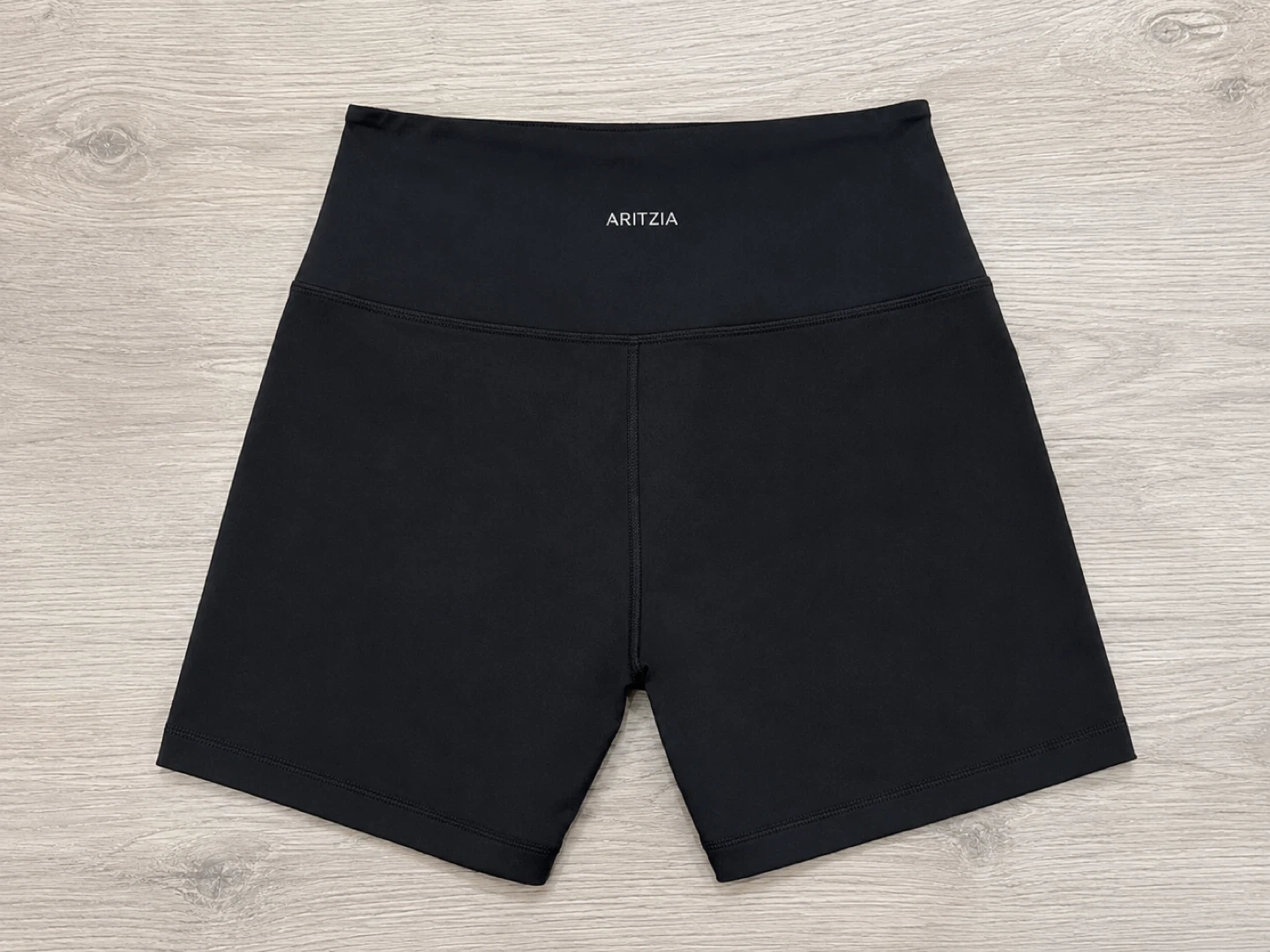 ✨ Aritzia Activewear Shorts – Size S ✨ - photo 3