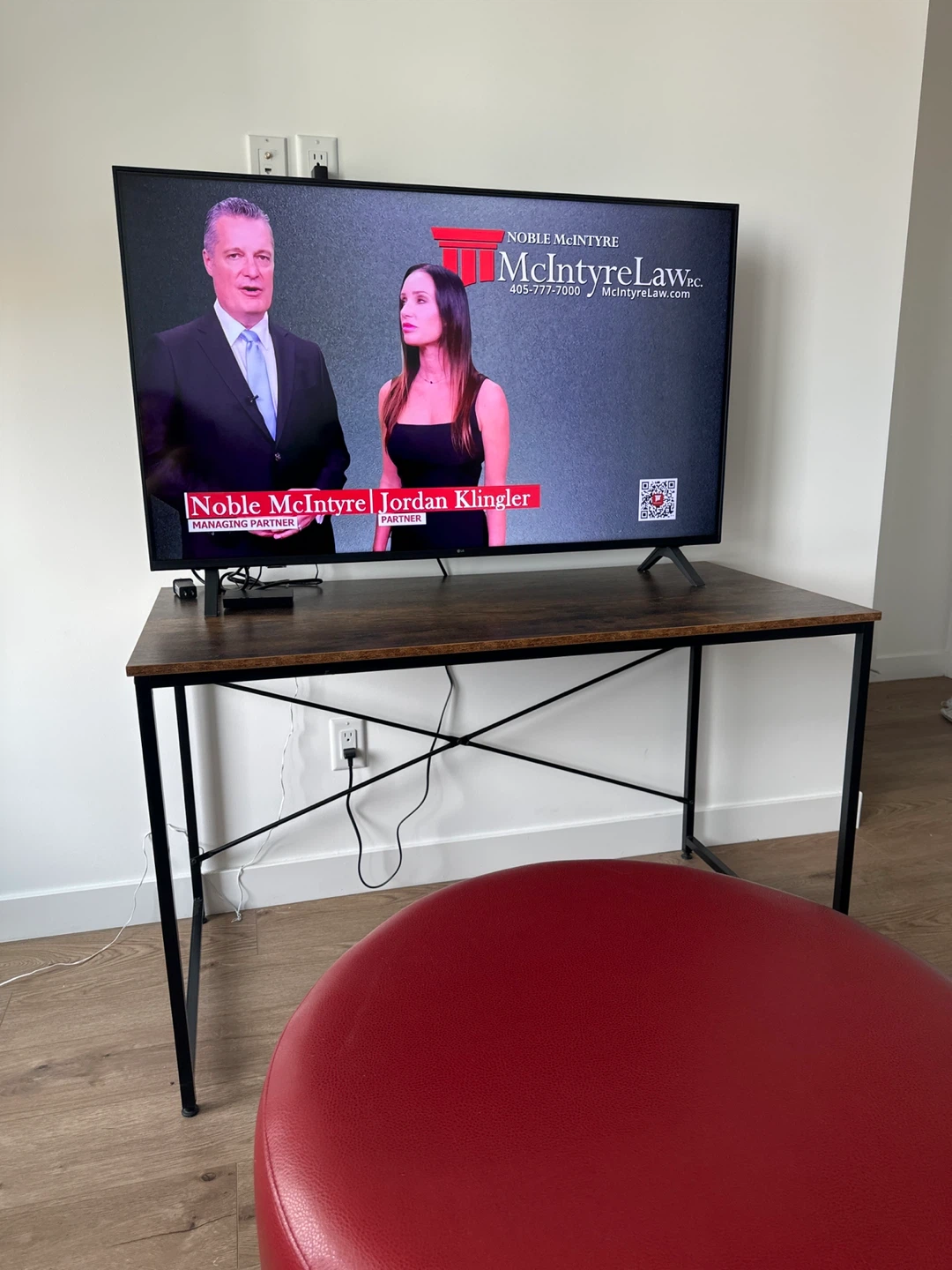 Red Round Ottoman Footstool - photo 2