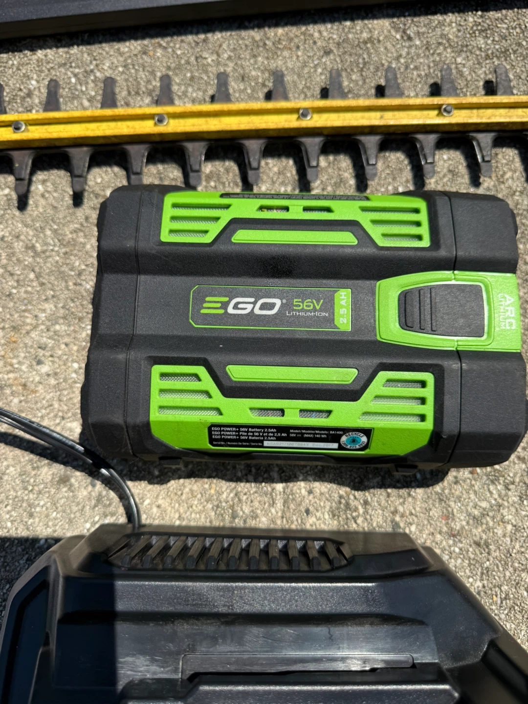 EGO 56V Lithium-Ion Hedge Trimmer with 2.5Ah Battery & Charger - photo 2