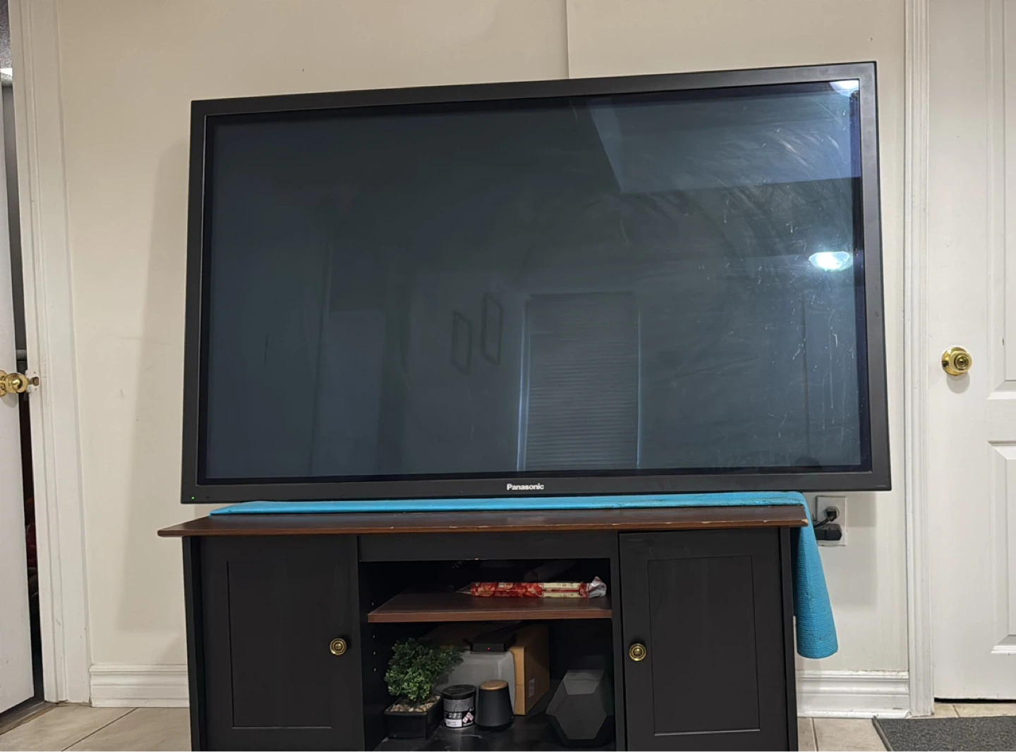 Panasonic Flat Screen TV 75 inch