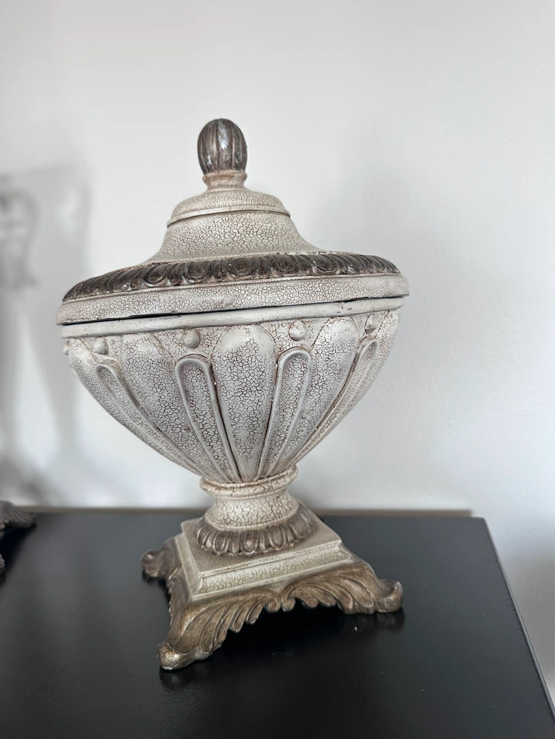 Set of 3 Decorative Urns and Candlesticks - photo 3