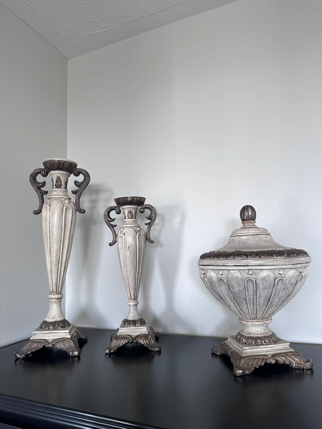 Set of 3 Decorative Urns and Candlesticks - photo 2