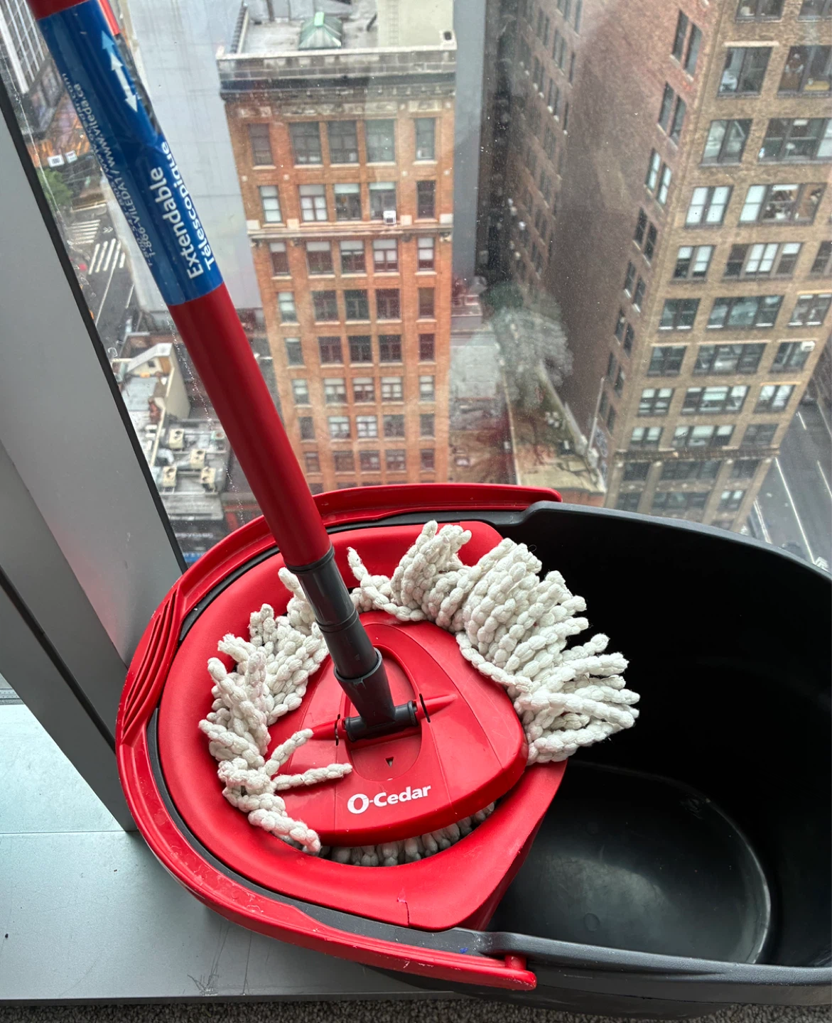 O-Cedar EasyWring Microfiber Spin Mop and Bucket System - photo 2