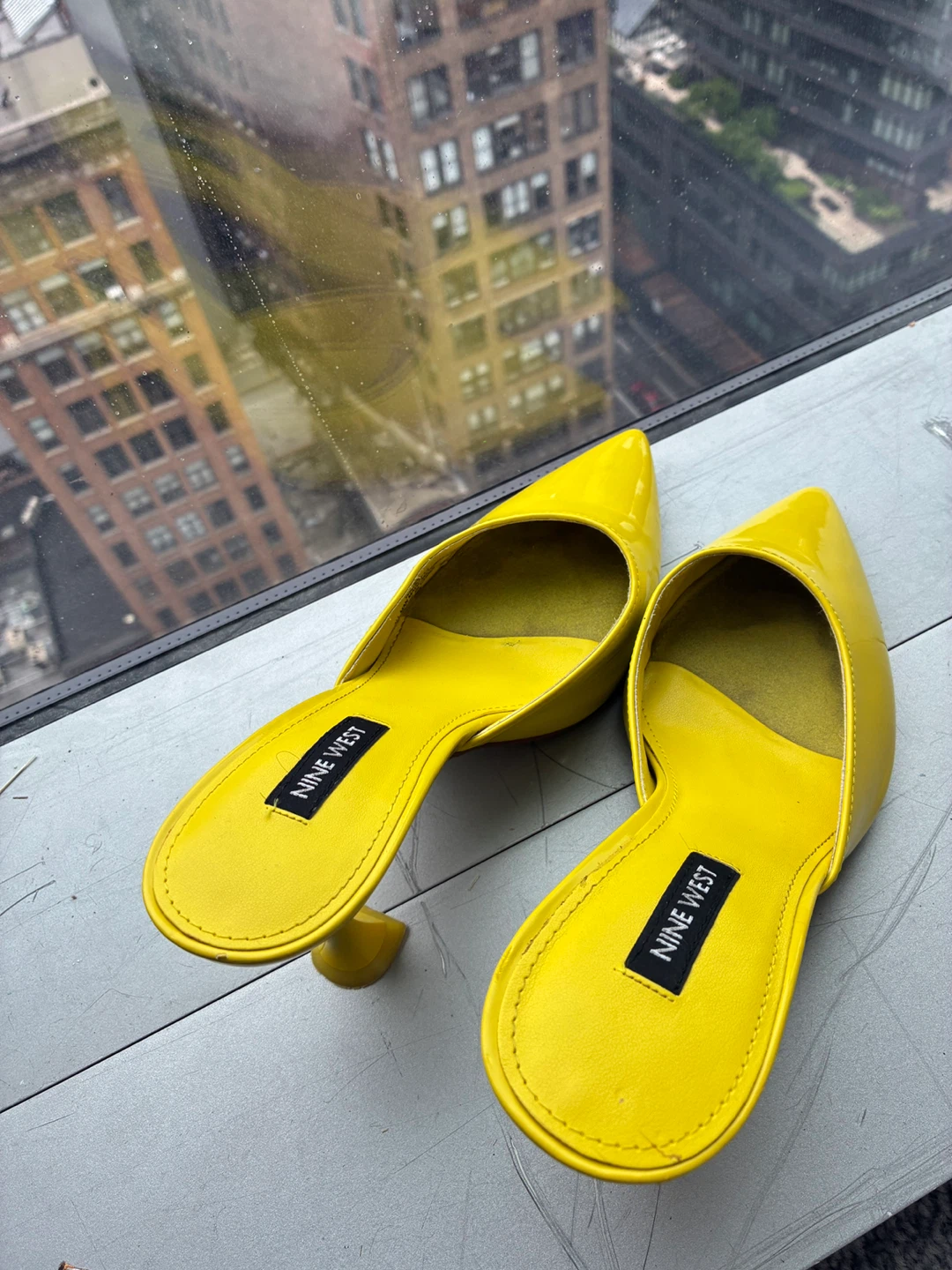 Nine West Yellow Patent Leather Pointed Toe Mules - Size 8M - photo 2