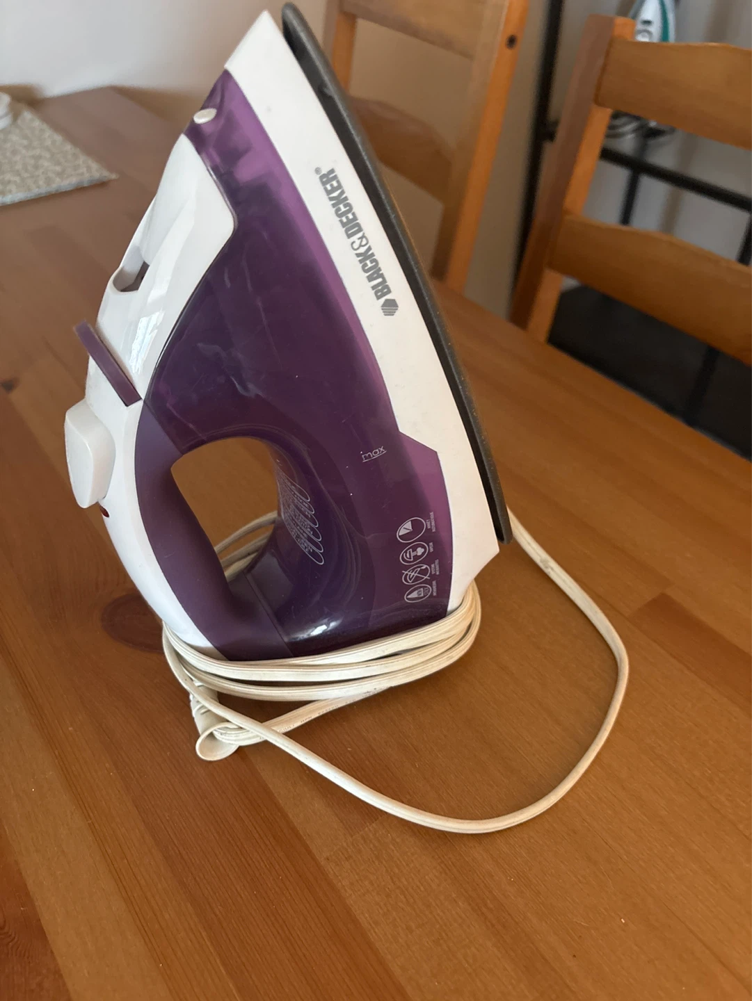Black & Decker Steam Iron - Purple/White