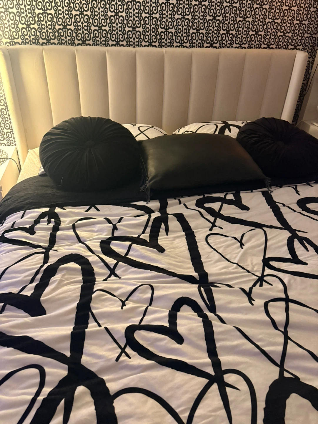 Velvet Upholstered Headboard - photo 3