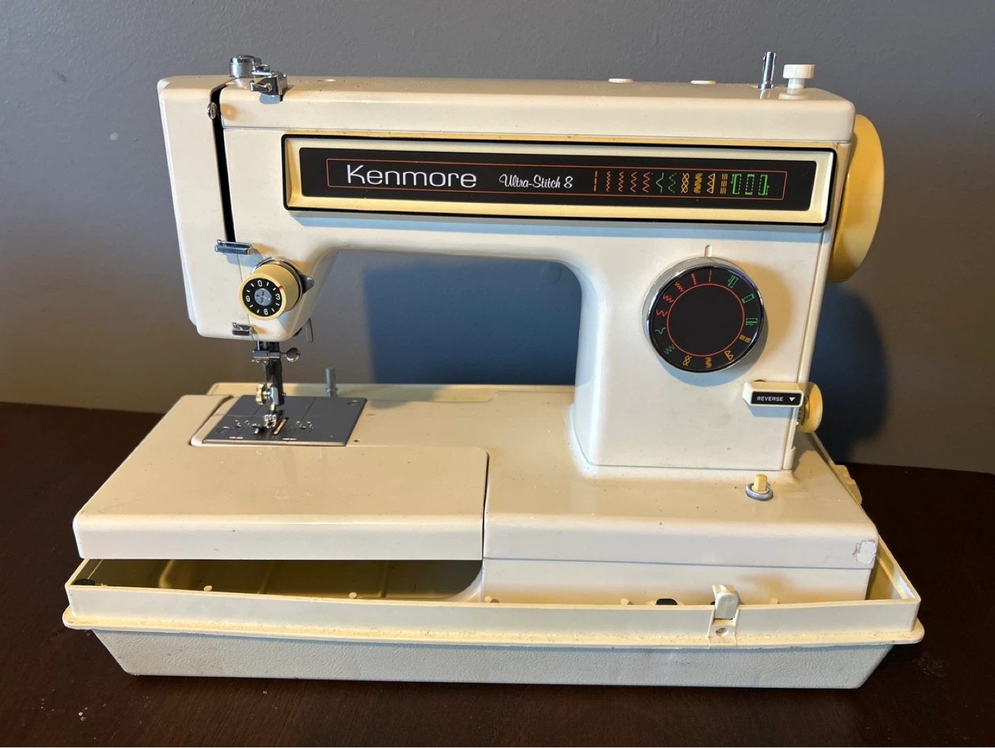 Kenmore Ultra-Stitch 8 Sewing Machine