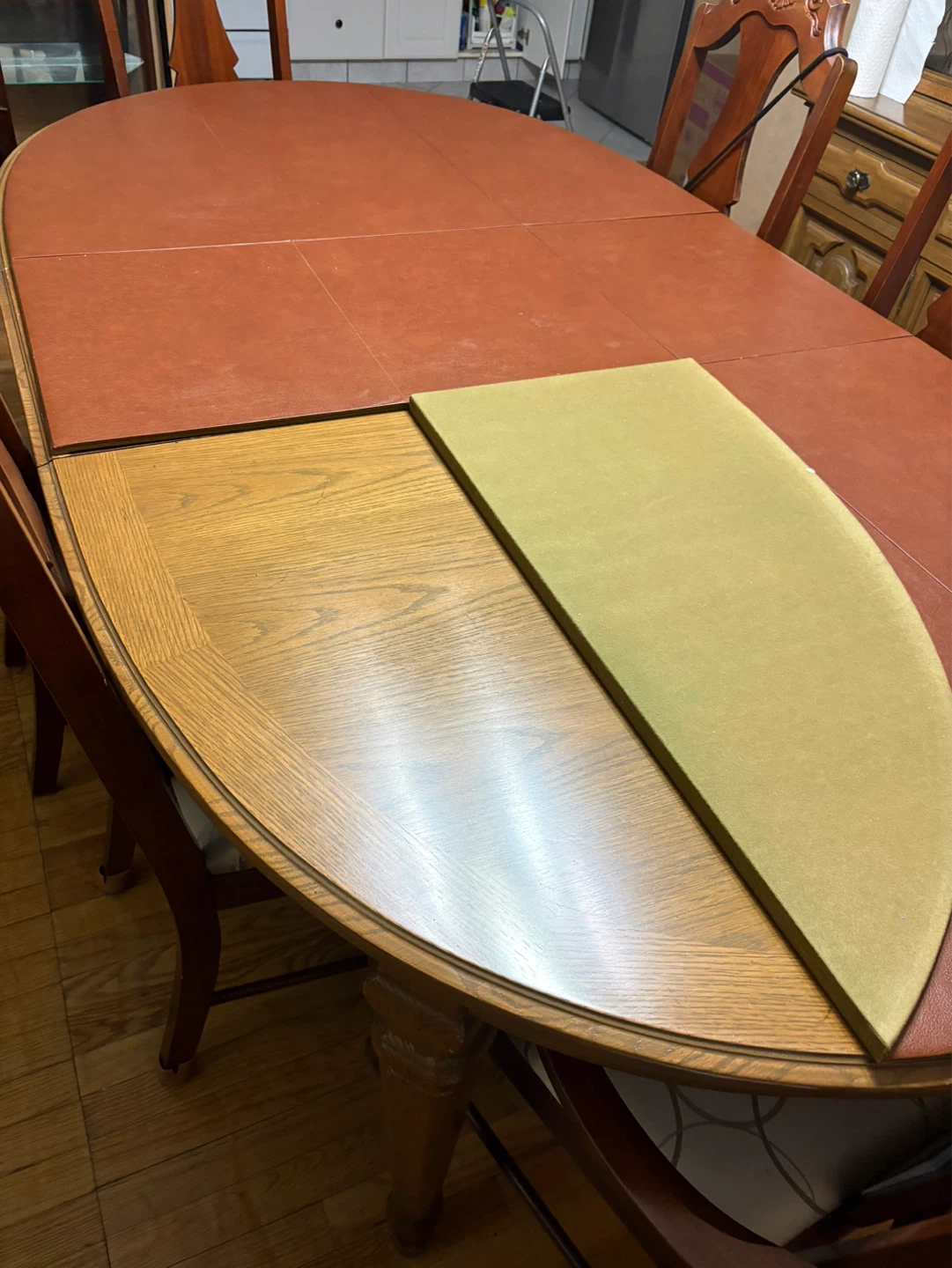 Oval Dining Table and 6 Chairs with Hutch - photo 3