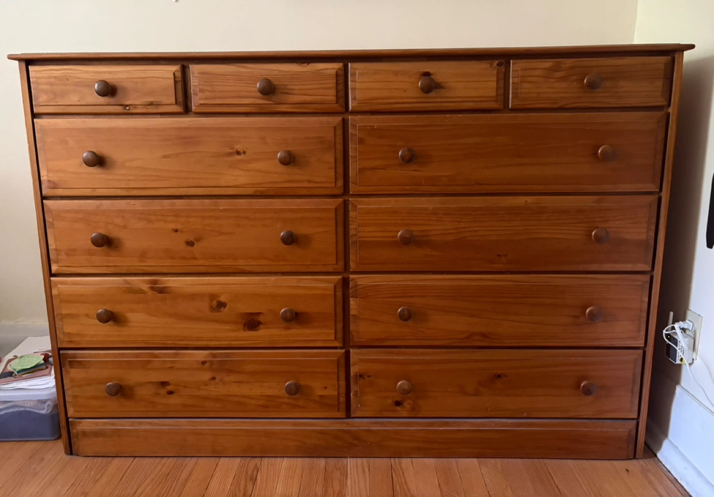 Dresser: pick up only