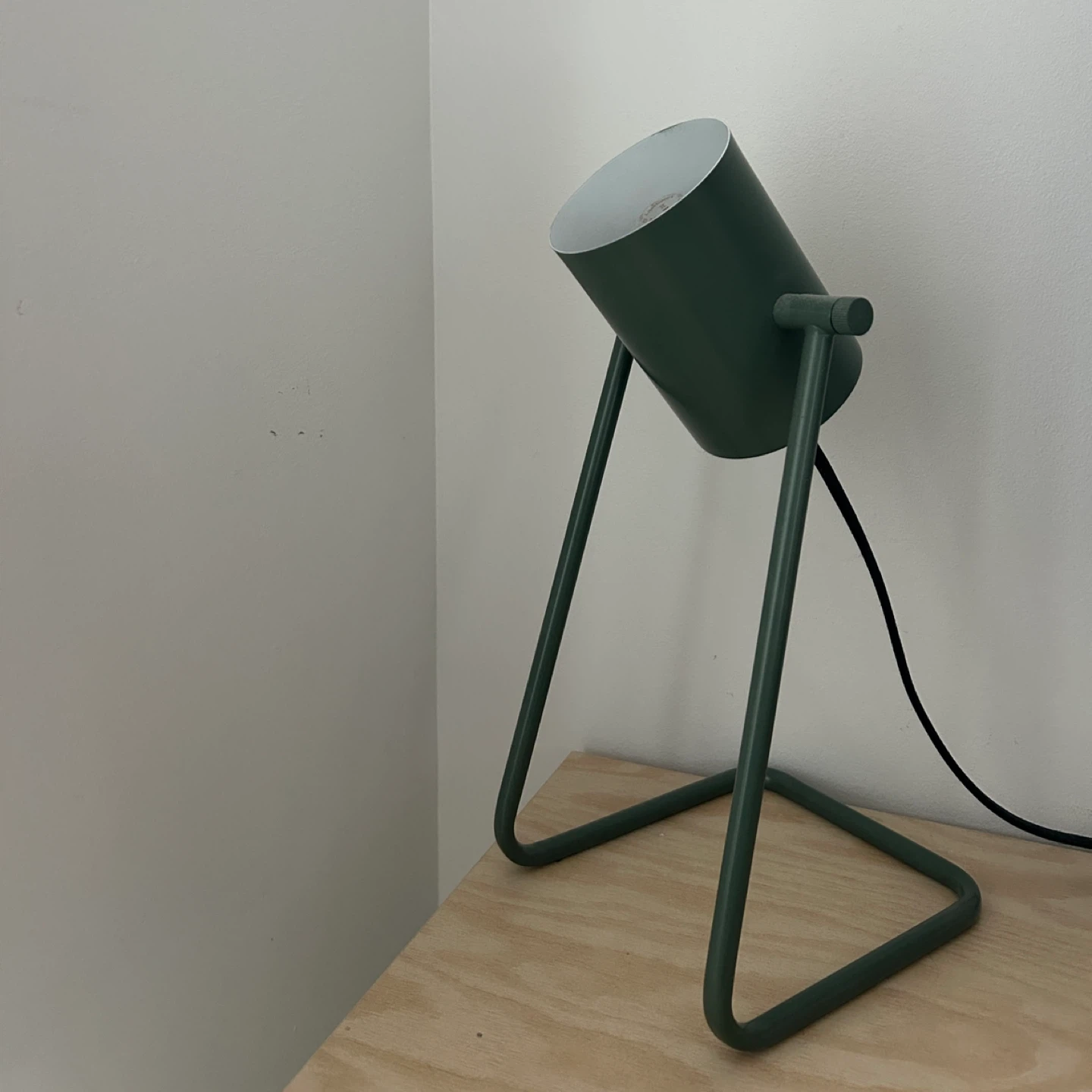 Modern desk lamp