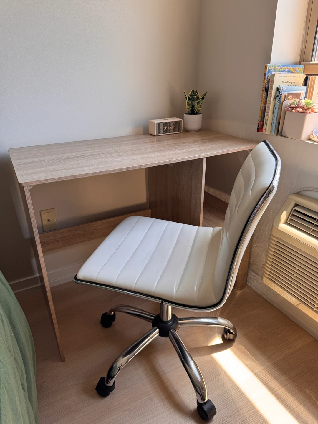 Desk with Chair (Set)
