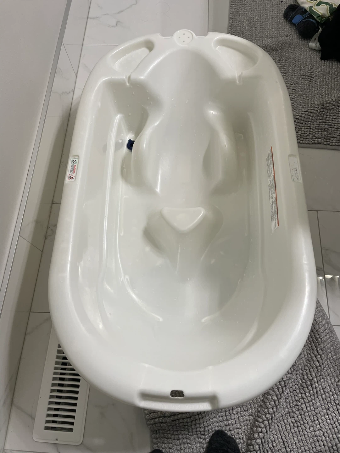 Baby bath tub