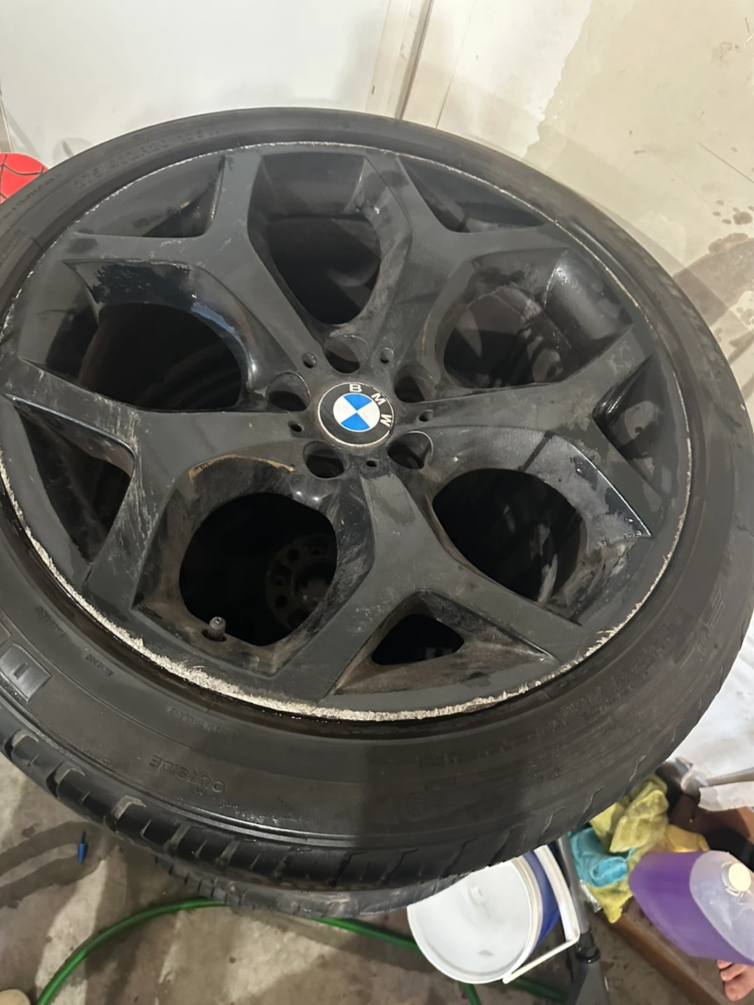 BMW Alloy Wheel with Tire 275/40ZR20 106W