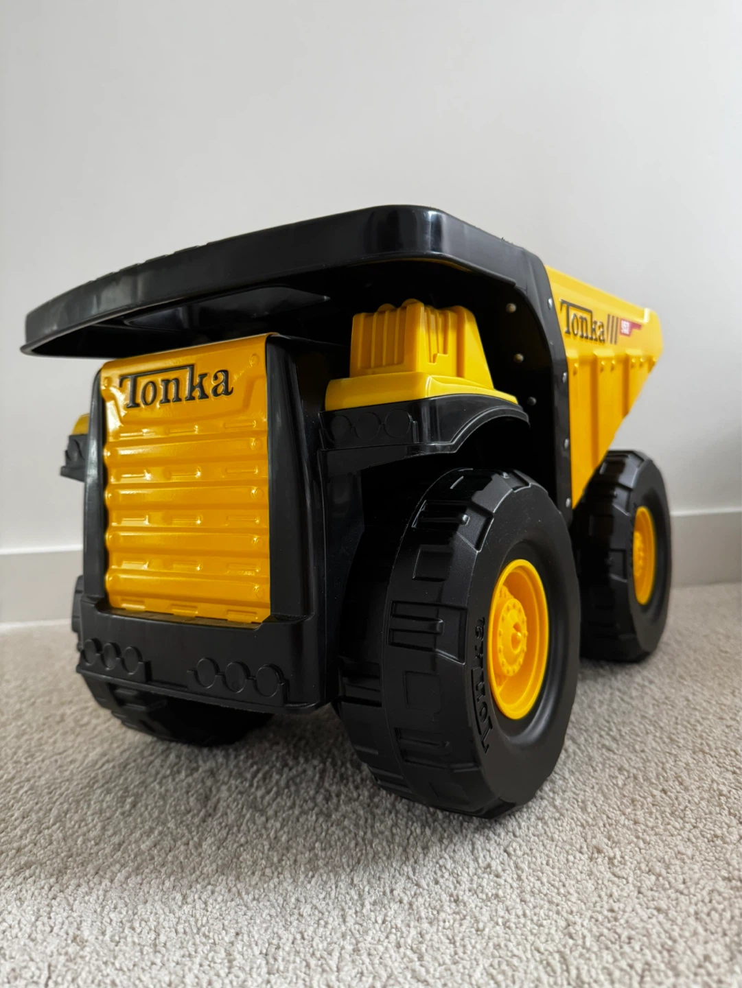Tonka 952 Dump Truck Toy - photo 2