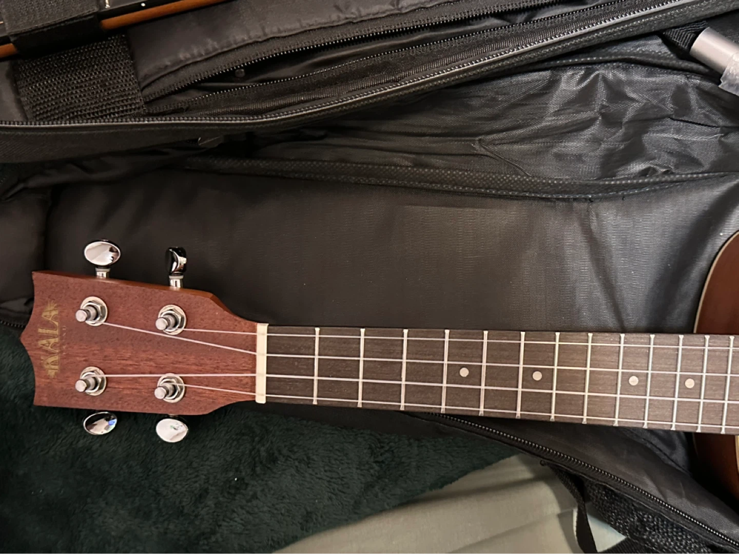Kala Ukulele & Donner Travel Guitar - photo 3