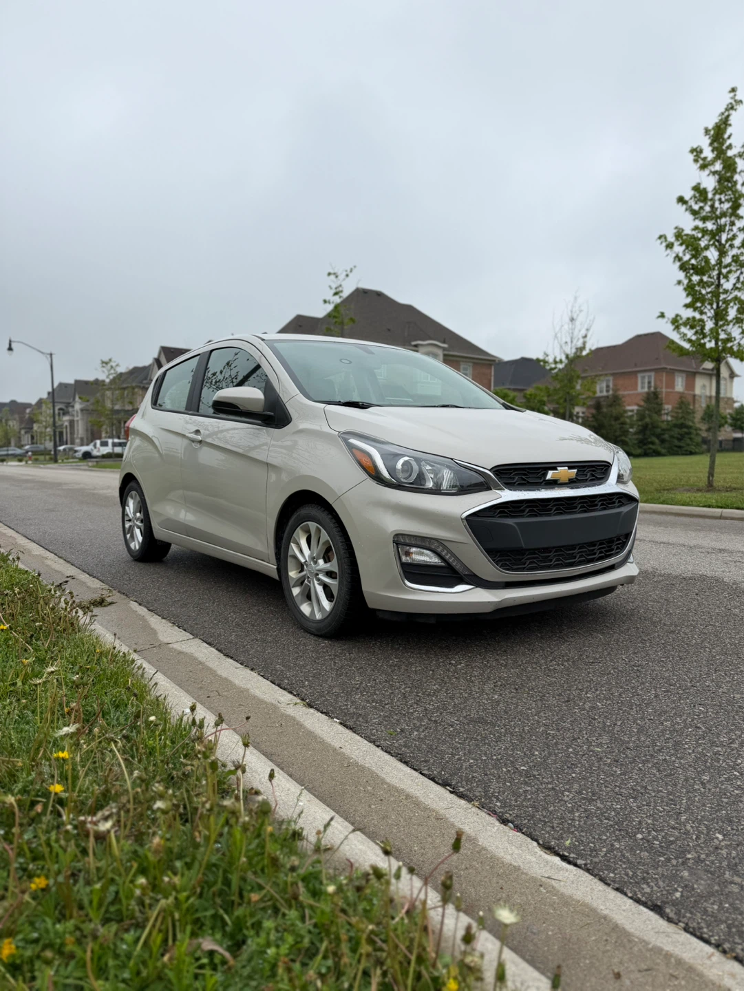 Chevrolet Spark LT Hatchback - photo 2