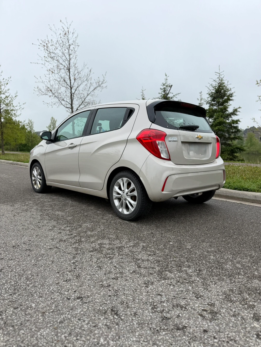 Chevrolet Spark LT Hatchback - photo 4