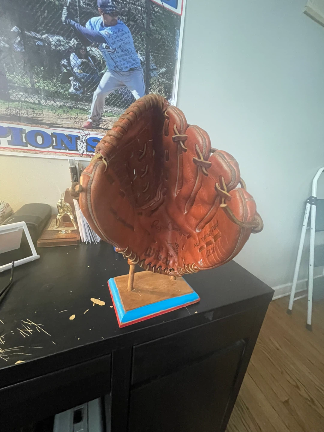 Wilson Baseball Glove Signed by Roger Clemens - photo 4
