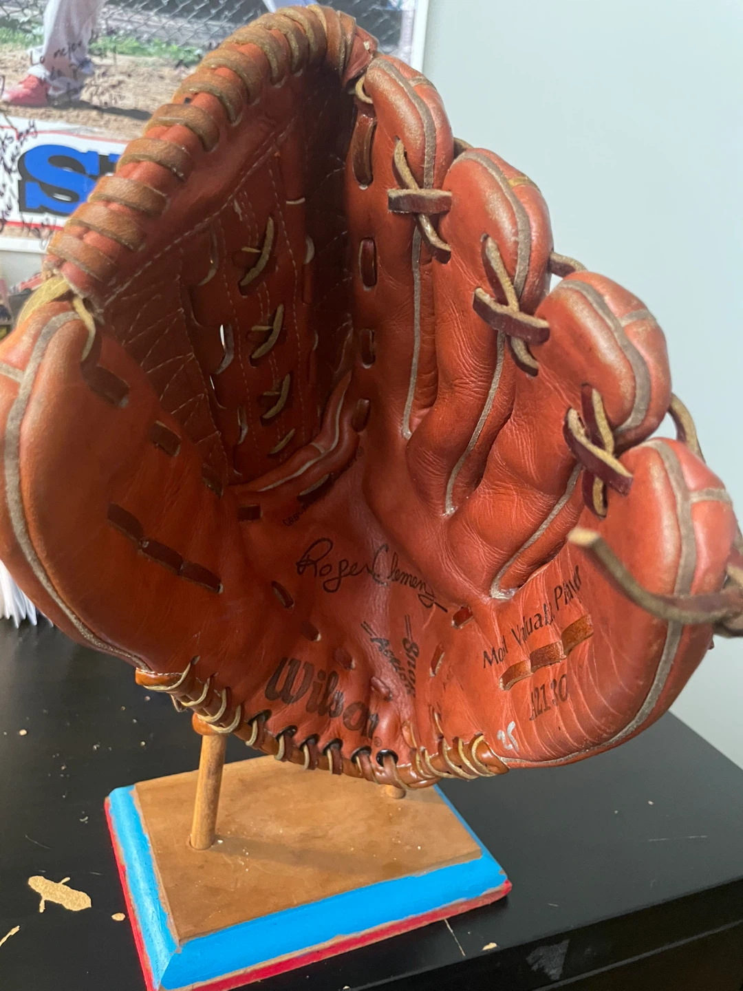 Wilson Baseball Glove Signed by Roger Clemens - photo 3