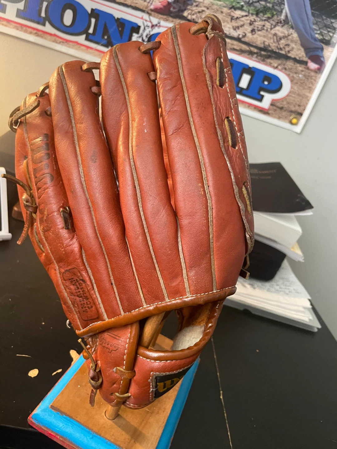 Wilson Baseball Glove Signed by Roger Clemens - photo 2
