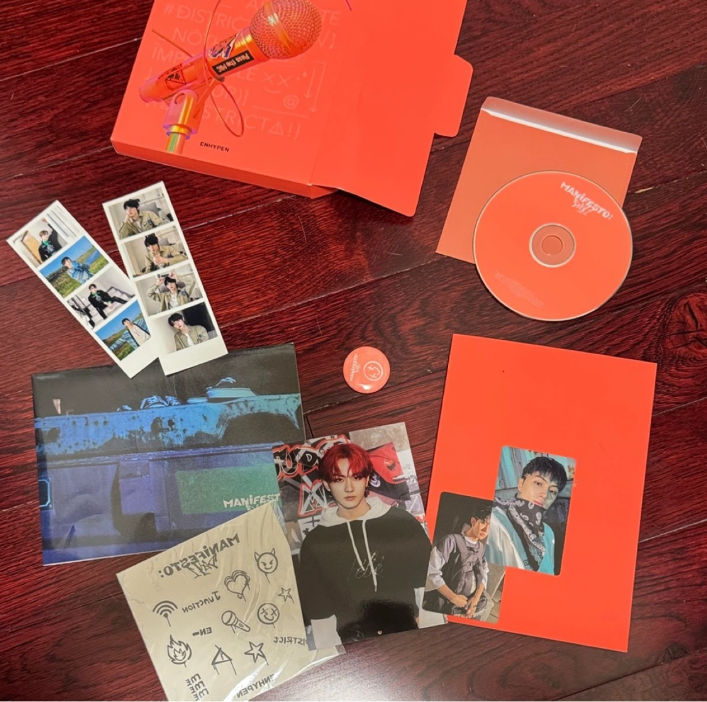 ENHYPEN MANIFESTO: DAY 1 Album with Photocards and Stickers - photo 2