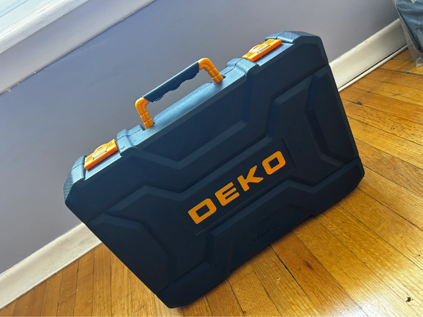 DEKO 100 Piece Home Tool Kit with Case