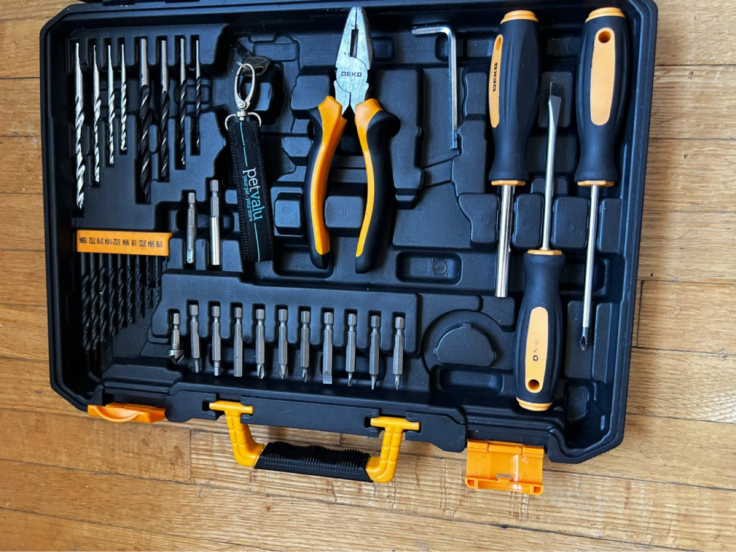 DEKO 100 Piece Home Tool Kit with Case - photo 5