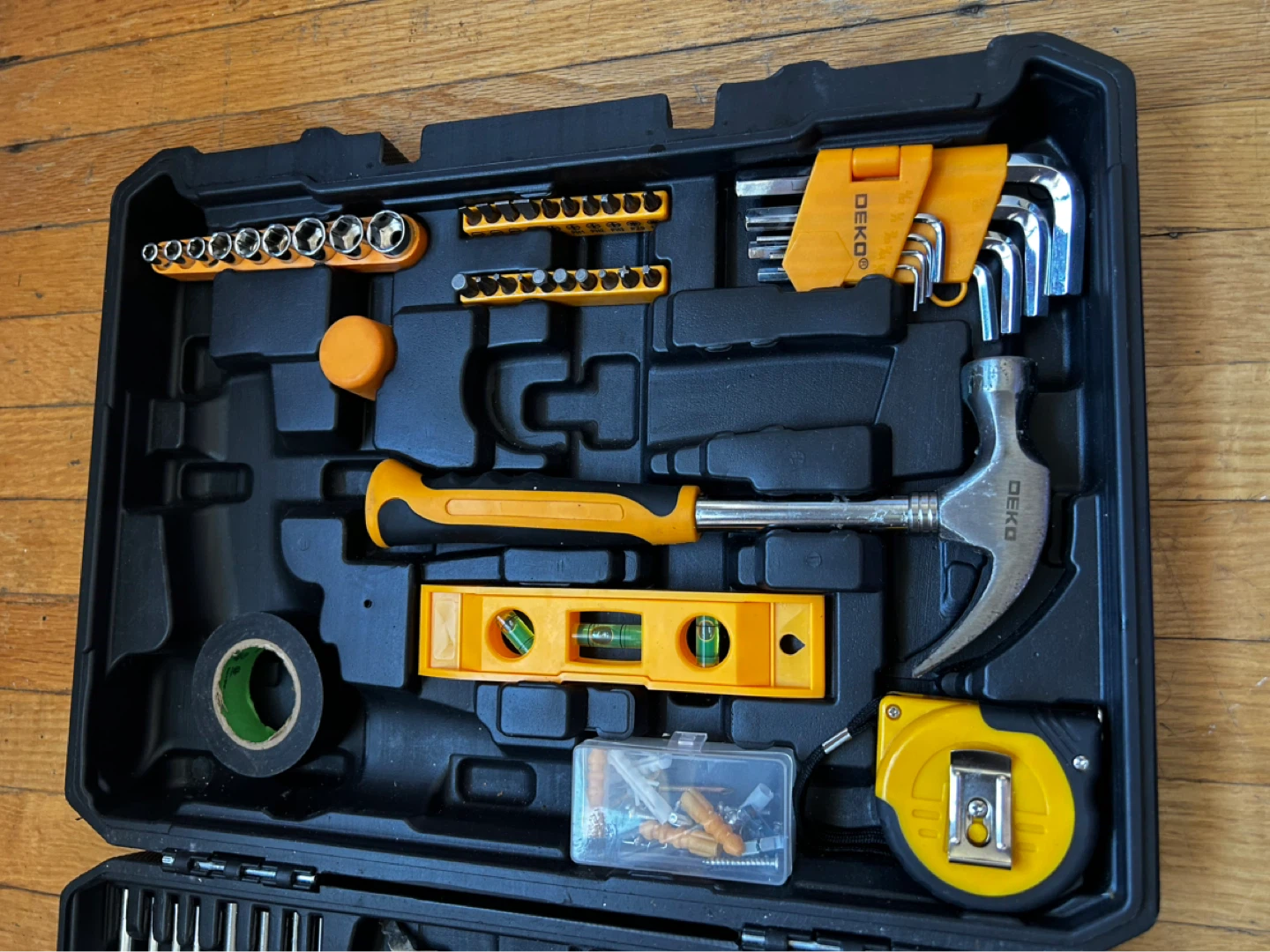 DEKO 100 Piece Home Tool Kit with Case - photo 3