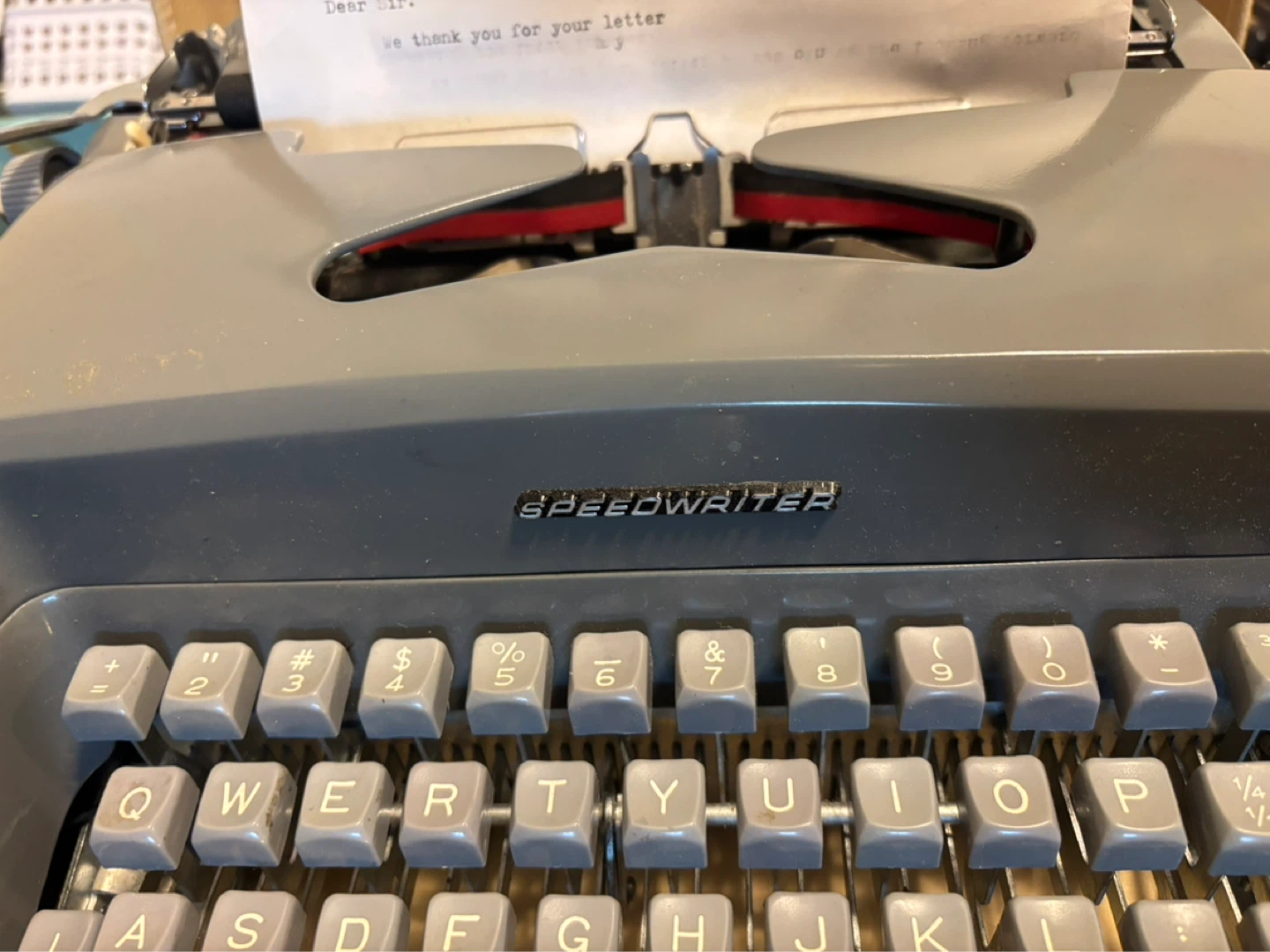 Speedwriter Collegian Typewriter with Case - photo 3