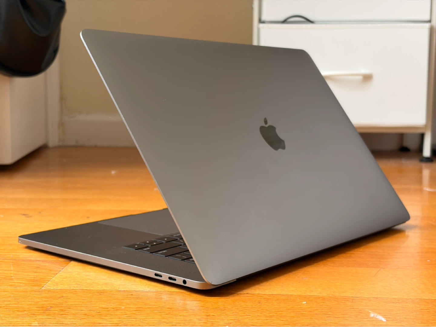 MacBook Pro (Retina, 15-inch, 2017) — 1TB / i7 / 16GB - photo 4