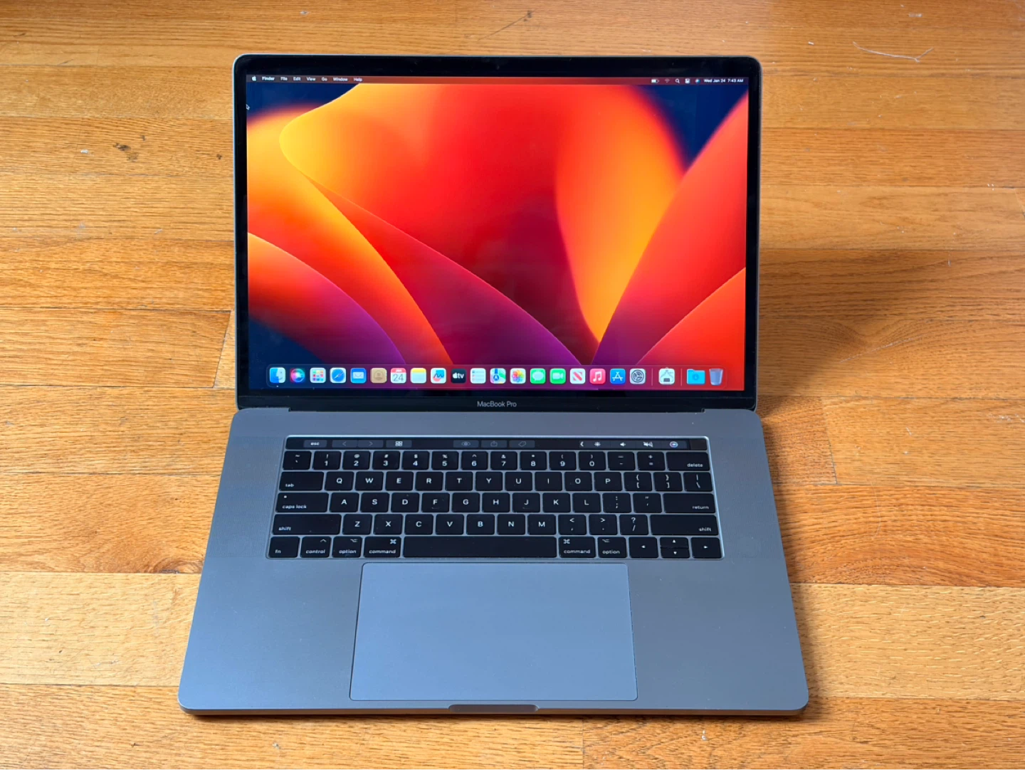 MacBook Pro (Retina, 15-inch, 2017) — 1TB / i7 / 16GB