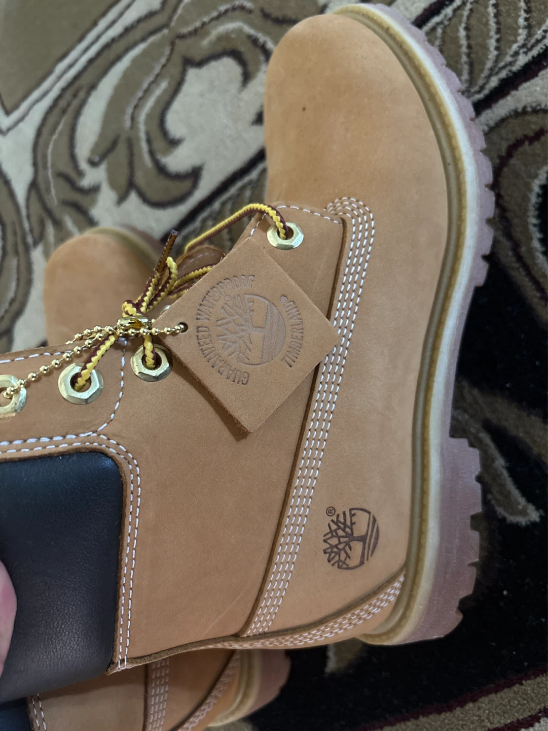 Timberland Classic Waterproof Boots. Size: 8M - photo 3