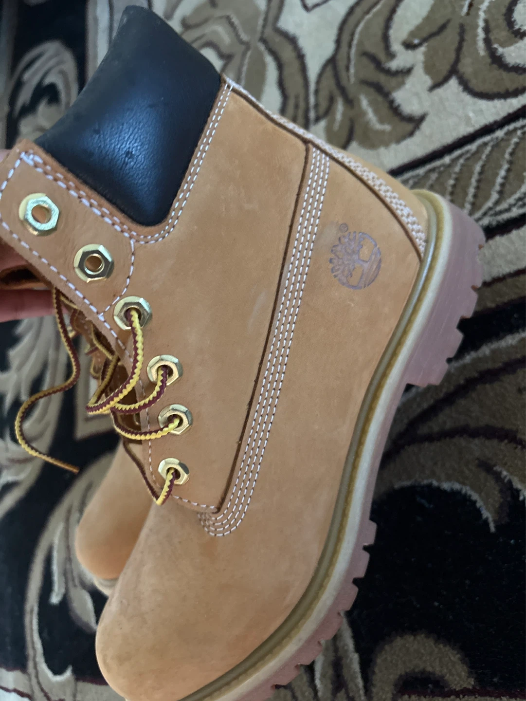 Timberland Classic Waterproof Boots. Size: 8M - photo 2