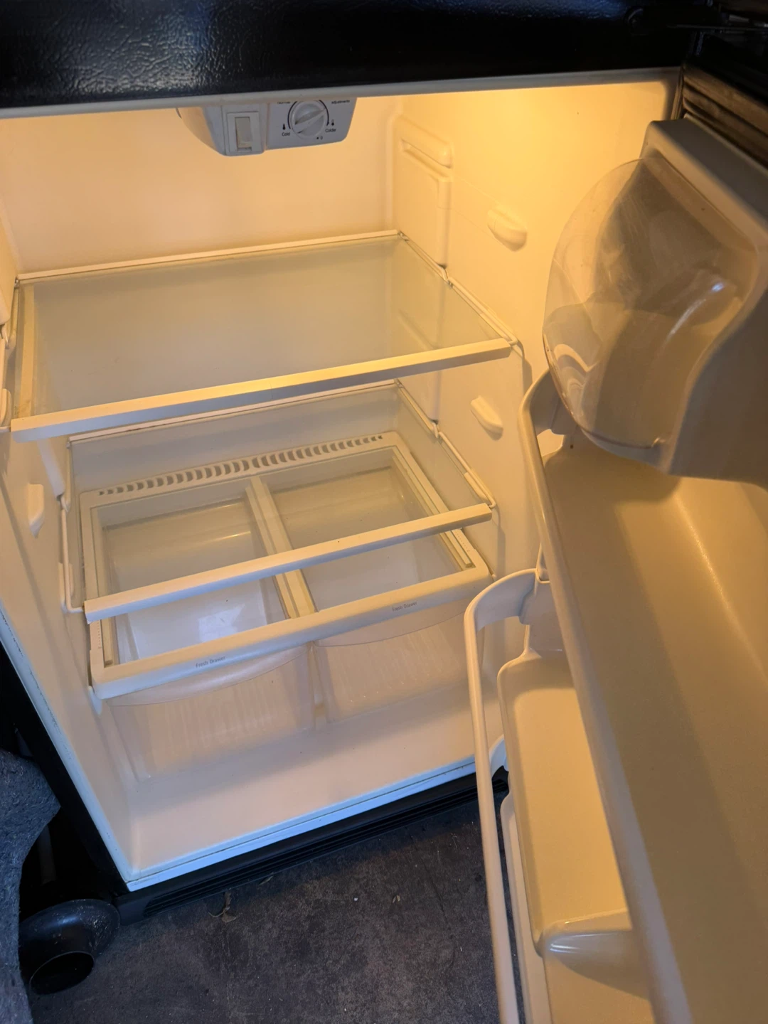 Frigidaire Refrigerator - photo 2