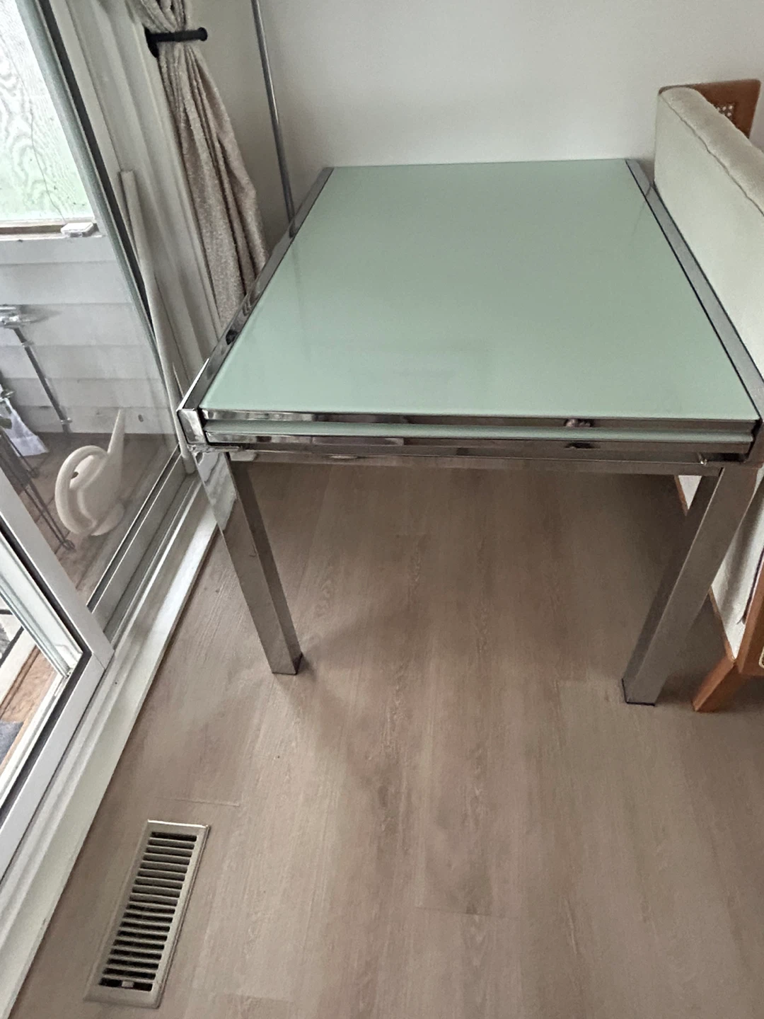 Dining table extendible