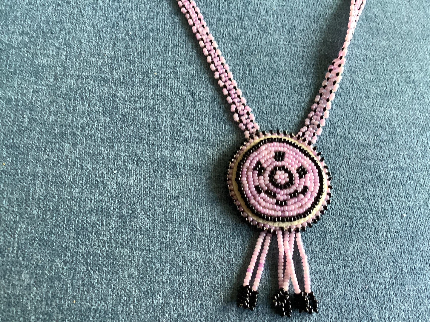 Native American Style Hd Beaded Rosette Medallion Necklace 🐞 - photo 2
